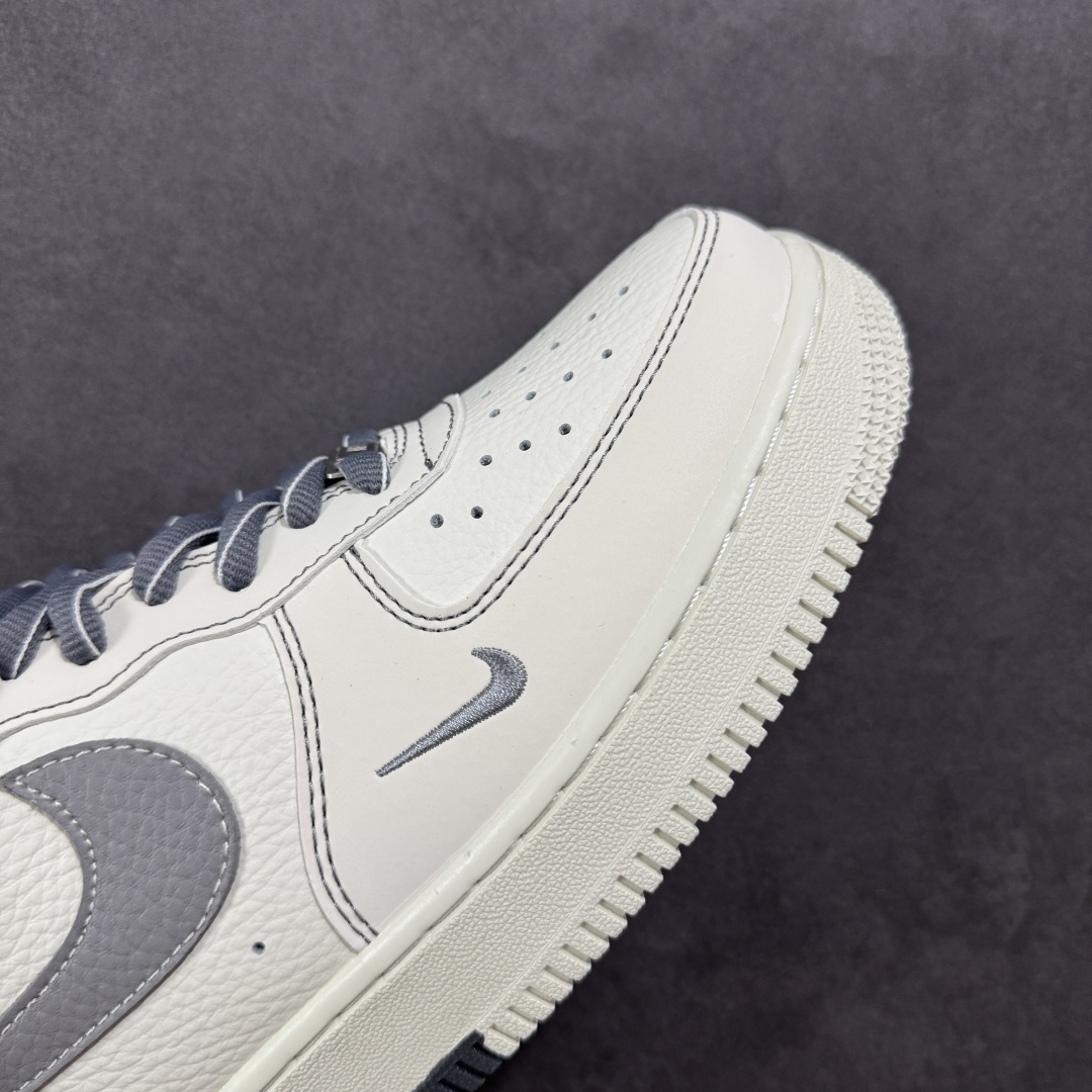  
【定制版】Nike Air Force 1 Low 07 白灰小钩
原楦头原纸板 打造纯正低帮空军版