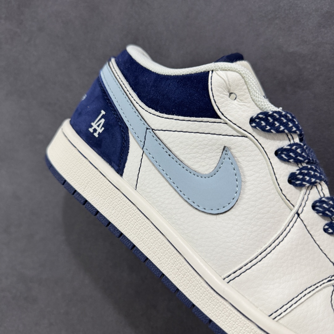  
【定制版】Air Jordan 1 Retro Low x MLB 白蓝小钩
官方同步新色 原装级产