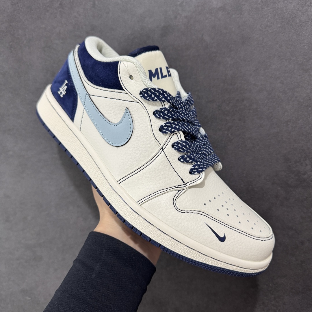  
【定制版】Air Jordan 1 Retro Low x MLB 白蓝小钩
官方同步新色 原装级产