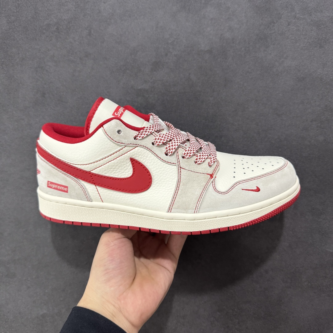  
【定制版】Air Jordan 1 Retro Low x Supreme 米红小钩
官方同步新色 