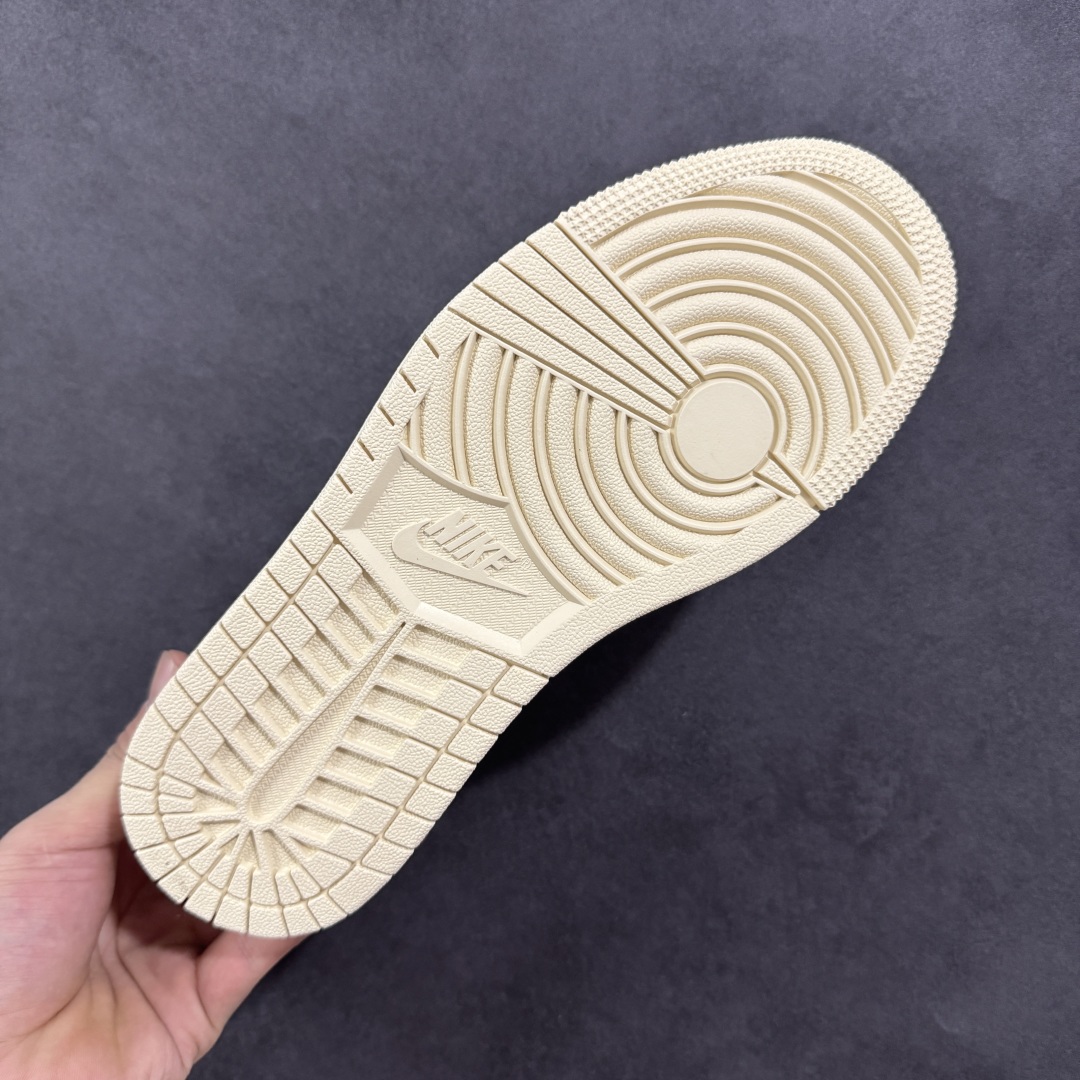  
【定制版】Air Jordan 1 Retro Low x The North Face 米棕小钩
