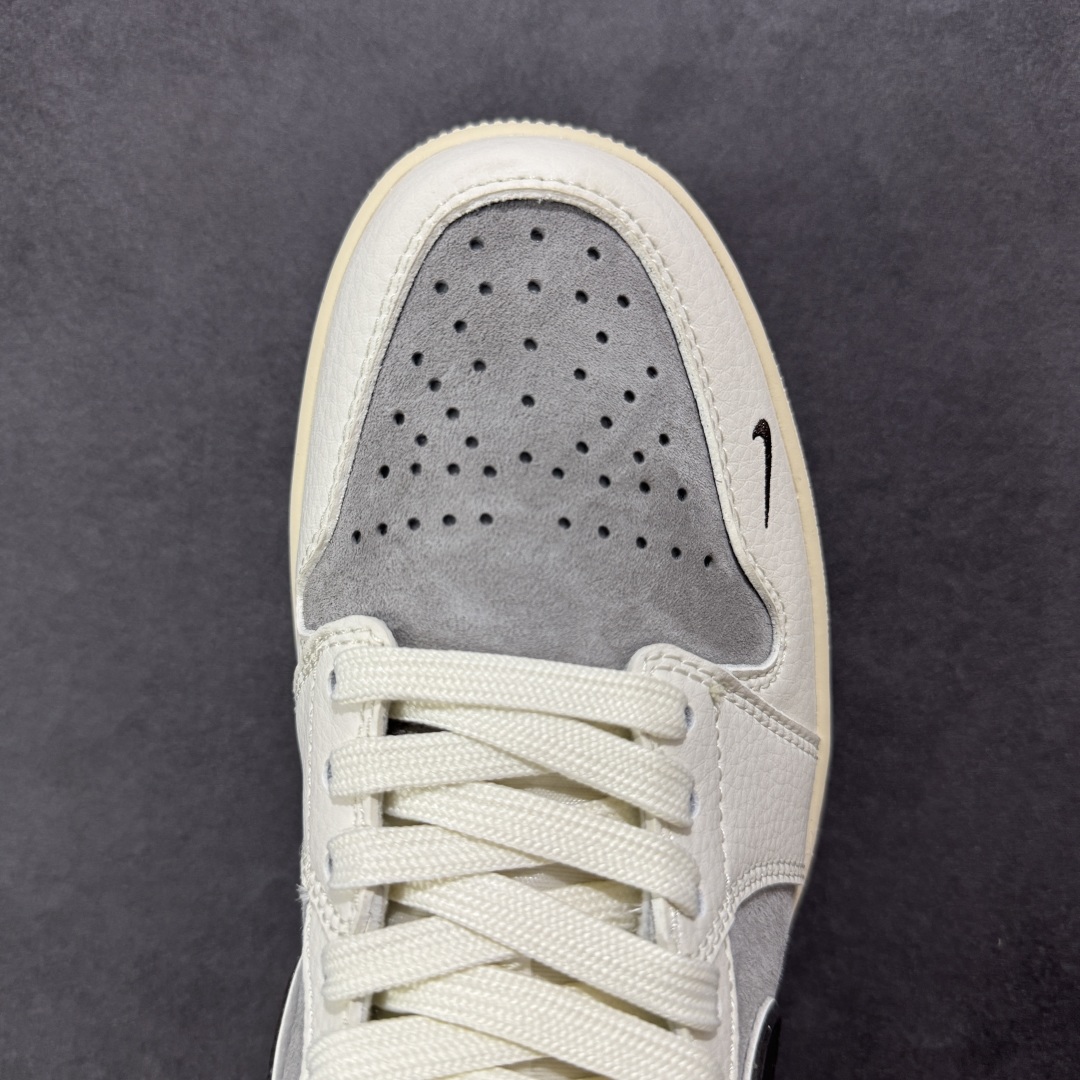  
【定制版】Air Jordan 1 Retro Low x The North Face 米棕小钩
