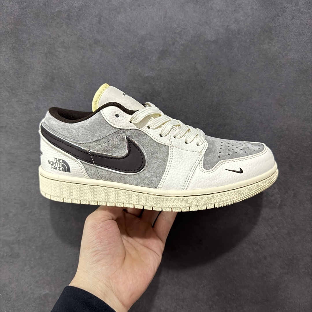  
【定制版】Air Jordan 1 Retro Low x The North Face 米棕小钩
