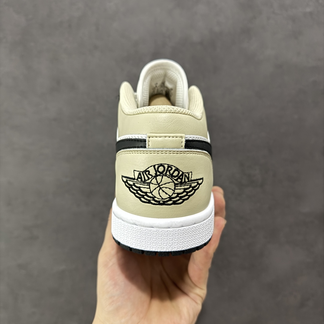 图片[4]-【定制版】Air Jordan AJ1 Low 低帮 黑白米黄 553558-153 全新流水线出品 市场第二梯队最强版 全部原鞋开发 原楦原纸板开发 全鞋电脑针车 原厂内置全掌气垫 原盒内在原标 唯一Zp原版鞋带绑法 免检产品 全新2022版型 全头层皮料 完美零毛边处理 原厂配置全掌气垫 价格定位良心 新配色陆续出货 尺码：36 36.5 37.5 38 38.5 39 40 40.5 41 42 42.5 43 44 44.5 45-选品中心