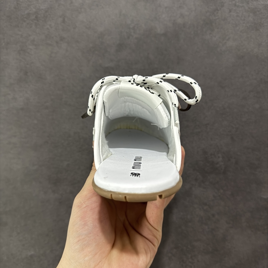 图片[4]-【广东纯原版本】MiuMiu x NB•联名款新色上新 美拉德配色半拖德训鞋运动鞋miumiu&nb530最新款新色上新！经典的网面拼接皮面设计，上脚舒适轻便！一如既往的还原原版大底！三色上新！其中感觉银色最漂亮！谁能不爱亮闪闪呢！很适合春夏哦！透气孔设计不怕闷脚出汗 尺码：35 36 37 38 39-选品中心