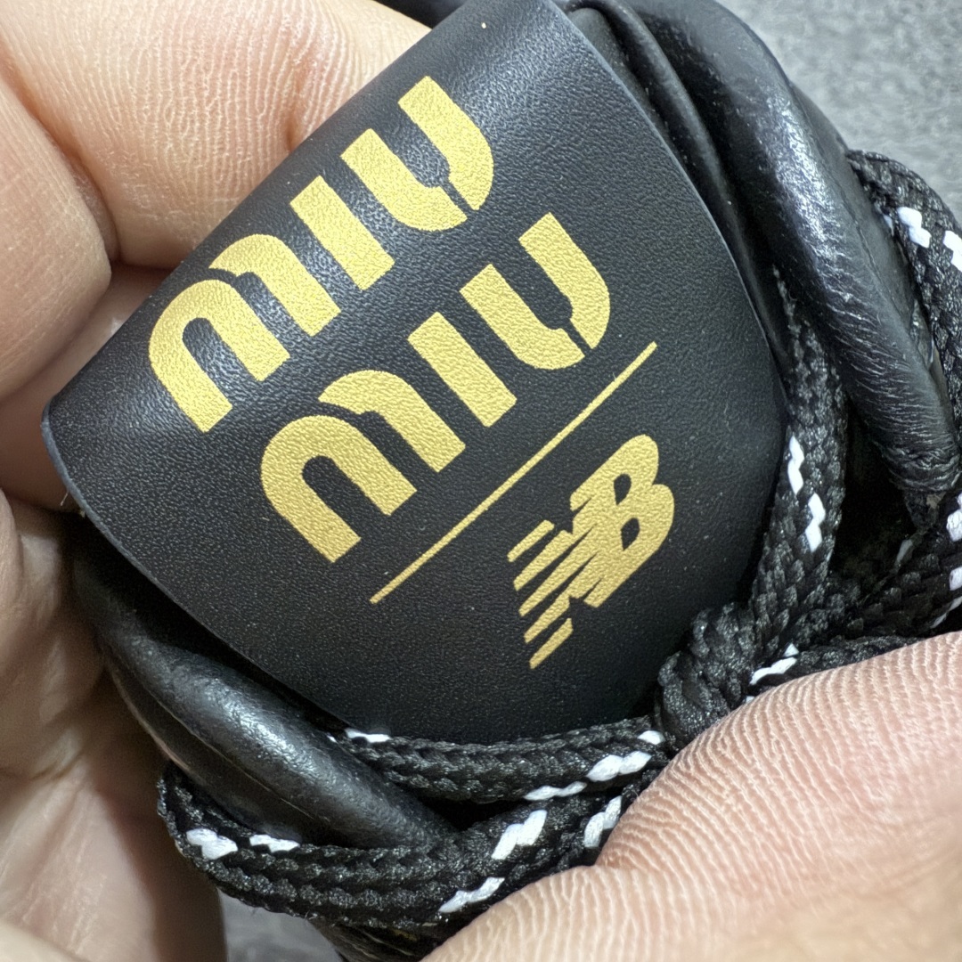 【莞产礼盒版】Miumiu x New Balance NB530 新百伦缪缪联名款复古运动鞋 黑色