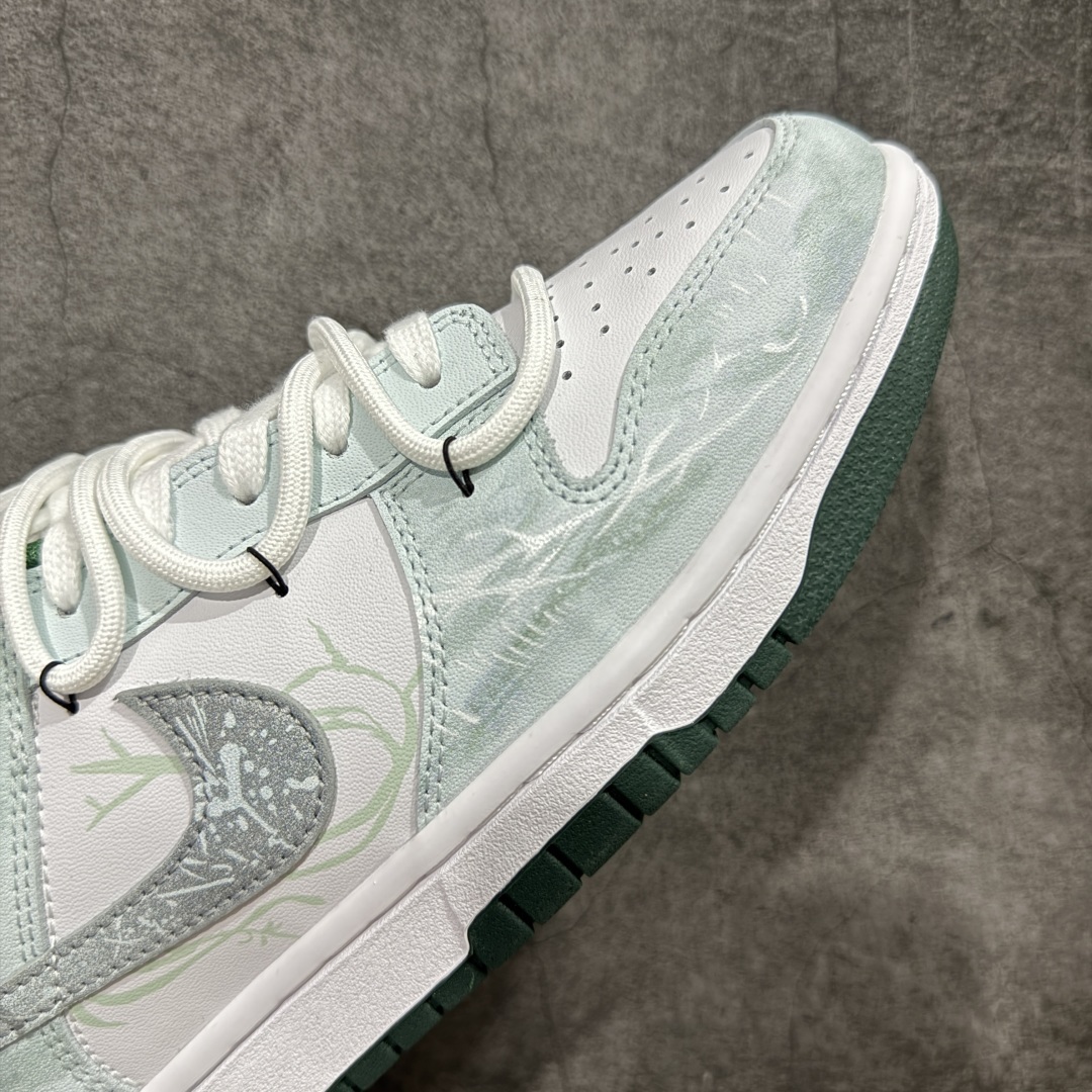 【YC纯原版】NK Dunk Low 青花蛇骨 DD1391-101
此款设计灵感来源于青花蛇蜕,