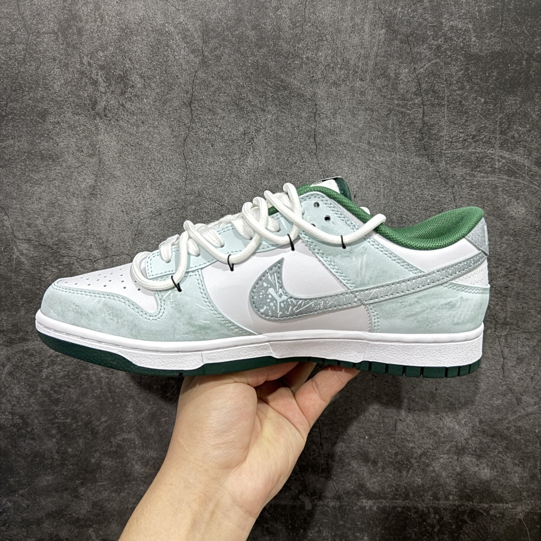 【YC纯原版】NK Dunk Low 青花蛇骨 DD1391-101
此款设计灵感来源于青花蛇蜕,