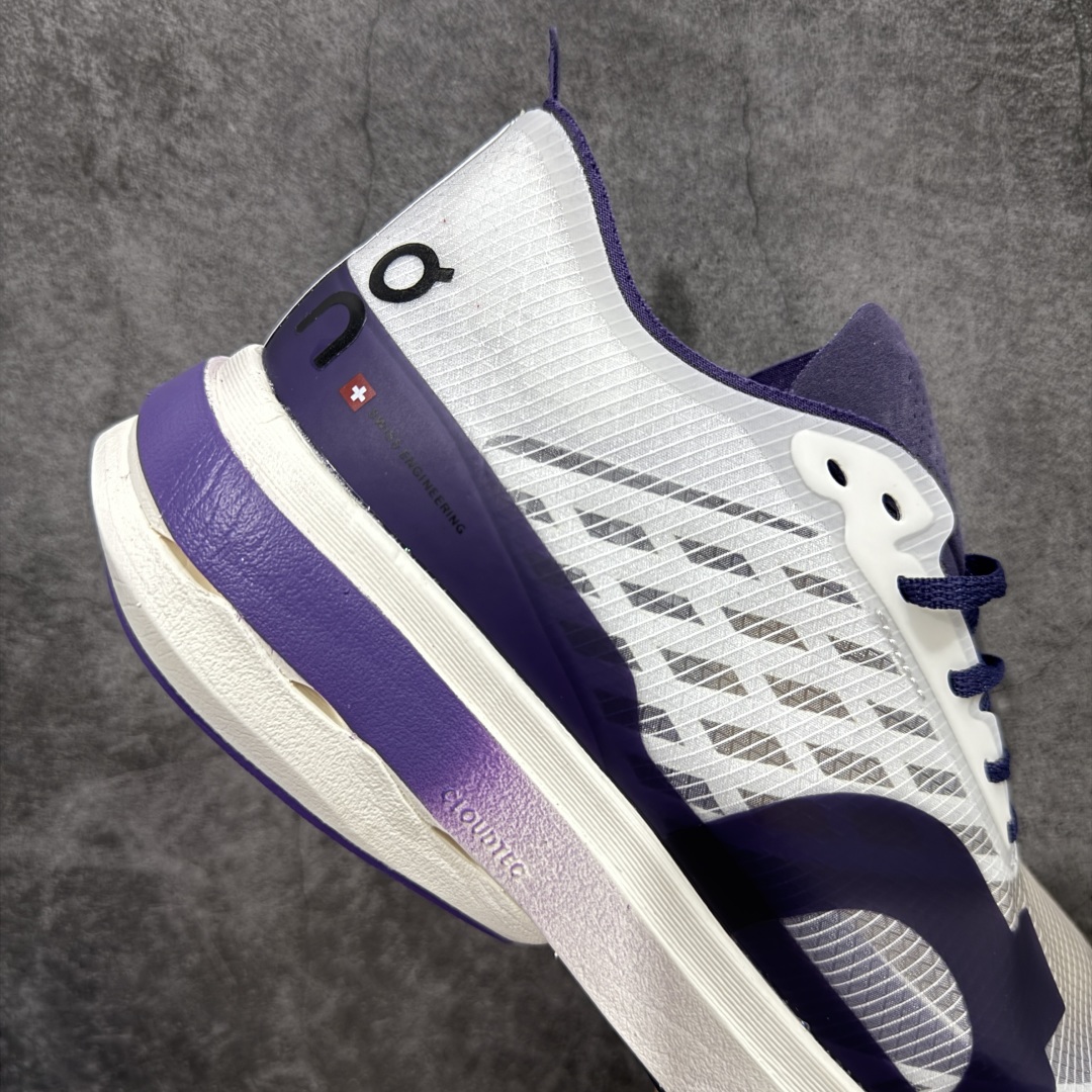 图片[7]-【公司级】On昂跑 Cloudboom Strike Prism 舒适百搭防滑耐磨 低帮 马拉松跑步鞋 On昂跑 Cloudsurfer上演中底“变形计” ，打破传统格局缔造柔软脚感。 On昂跑对于值友来说已经是个相对熟悉的品牌了，旗下的经典款Cloud X兼具稳健敏捷、功能多面，轻量脚感和灵活反馈等优点，是健身爱好者最喜欢的鞋履产品之一。2022年首发的超厚底怪兽跑鞋Cloudmonster，加载最大的Cloudtec模块，柔软的缓震和强力的回弹体验，也让他一战成名，进入大体重运动爱好者和与大众跑者的入门跑鞋心选名单。 尺码：36-45-选品中心