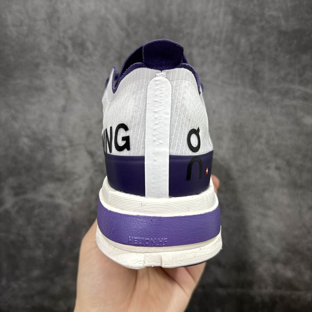 图片[4]-【公司级】On昂跑 Cloudboom Strike Prism 舒适百搭防滑耐磨 低帮 马拉松跑步鞋 On昂跑 Cloudsurfer上演中底“变形计” ，打破传统格局缔造柔软脚感。 On昂跑对于值友来说已经是个相对熟悉的品牌了，旗下的经典款Cloud X兼具稳健敏捷、功能多面，轻量脚感和灵活反馈等优点，是健身爱好者最喜欢的鞋履产品之一。2022年首发的超厚底怪兽跑鞋Cloudmonster，加载最大的Cloudtec模块，柔软的缓震和强力的回弹体验，也让他一战成名，进入大体重运动爱好者和与大众跑者的入门跑鞋心选名单。 尺码：36-45-选品中心