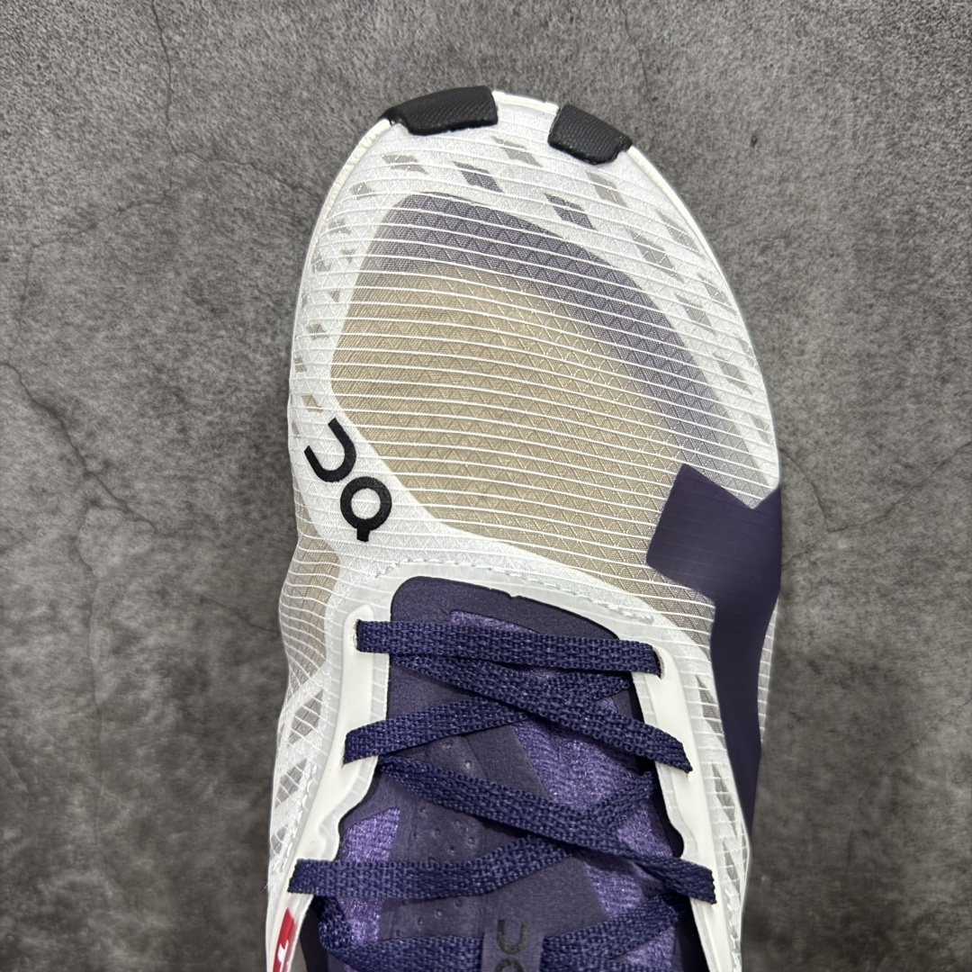 图片[5]-【公司级】On昂跑 Cloudboom Strike Prism 舒适百搭防滑耐磨 低帮 马拉松跑步鞋 On昂跑 Cloudsurfer上演中底“变形计” ，打破传统格局缔造柔软脚感。 On昂跑对于值友来说已经是个相对熟悉的品牌了，旗下的经典款Cloud X兼具稳健敏捷、功能多面，轻量脚感和灵活反馈等优点，是健身爱好者最喜欢的鞋履产品之一。2022年首发的超厚底怪兽跑鞋Cloudmonster，加载最大的Cloudtec模块，柔软的缓震和强力的回弹体验，也让他一战成名，进入大体重运动爱好者和与大众跑者的入门跑鞋心选名单。 尺码：36-45-选品中心