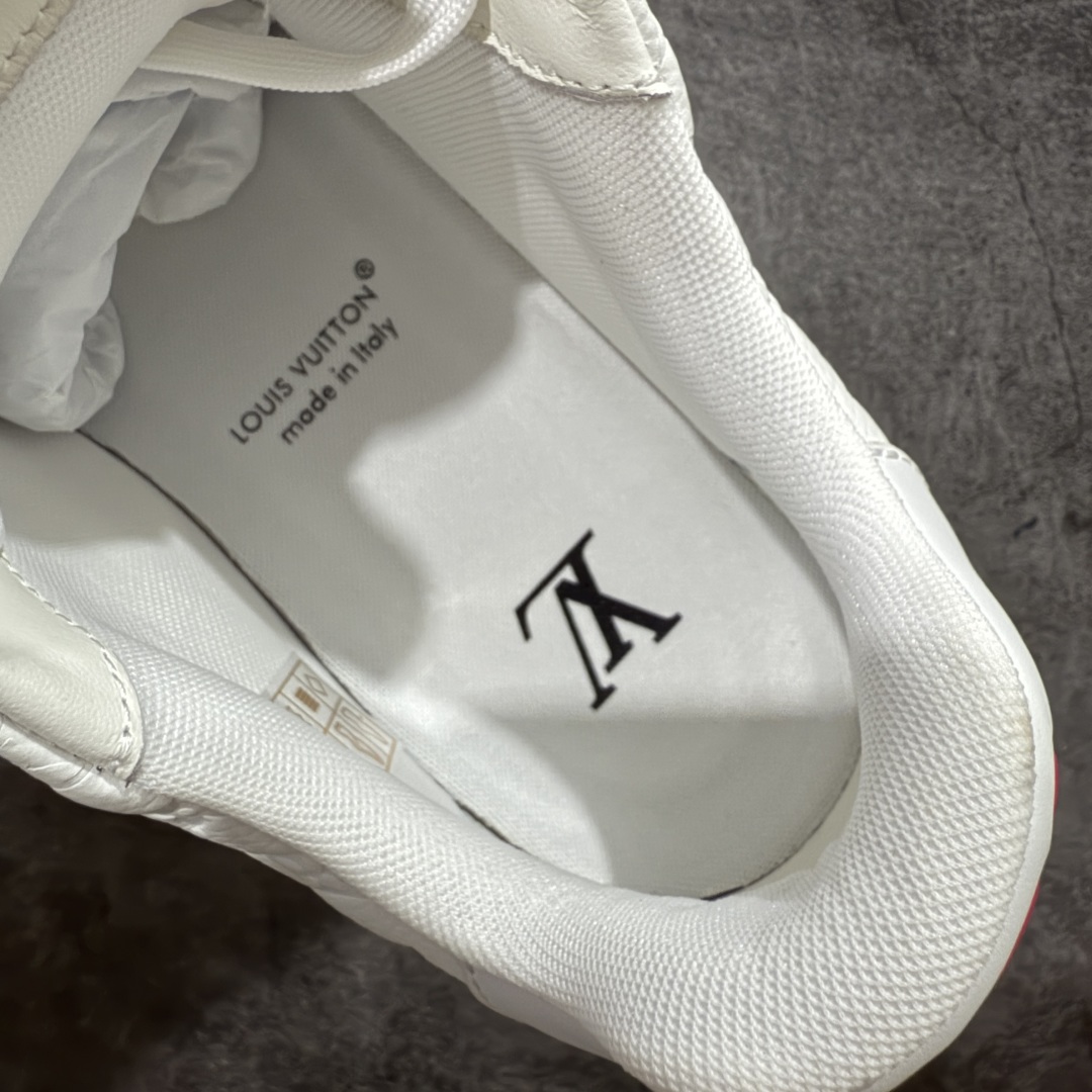 图片[7]-【海淘代购升级版】 现货当天可取 LV Trainer系列高奢运动鞋 村上隆 樱花系列联名 新款芯片顶级 潮人必备单品 同步ZP官网空胶工艺 鞋舌、挂饰均镶嵌NFC芯片感应装置 正确胶片断点式设计 中底正确还原原版油印字母比例 1：1原楦格板、楦头、刀磨全新升级！ 独家订制顶级压纹麂皮 原版开模TPU大底 质感原版一致 垫脚聚米微料加透气英伦网布 披靡市场任何版本！细节完美呈现！ 代购指定版本 全新升级最新双盒包装 扫码秒进官网！ 全套包装配件同比原版 尺码： 35-39-选品中心