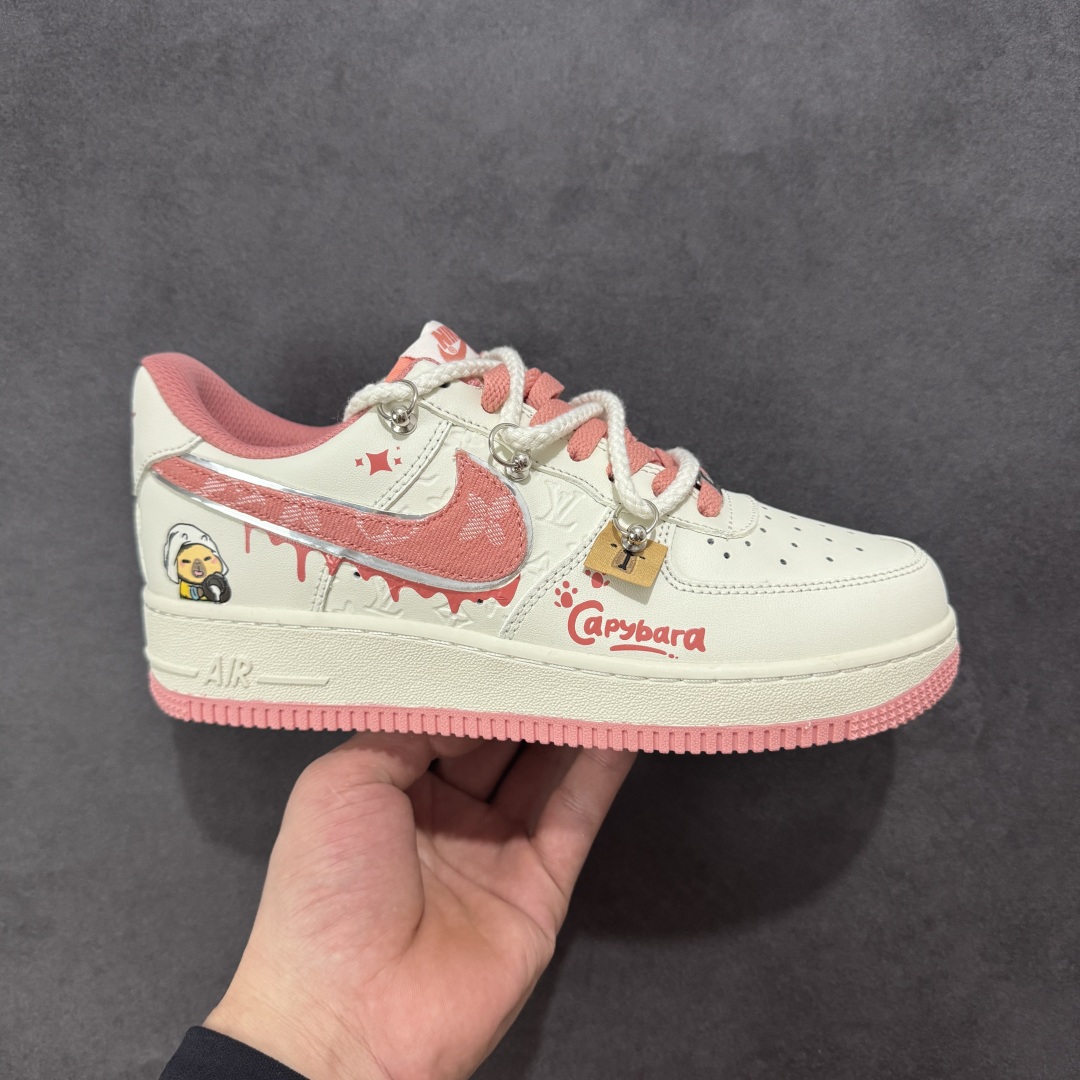  
【定制版】Nike Air Force 1 Low X Capybara Pour milk 卡皮巴