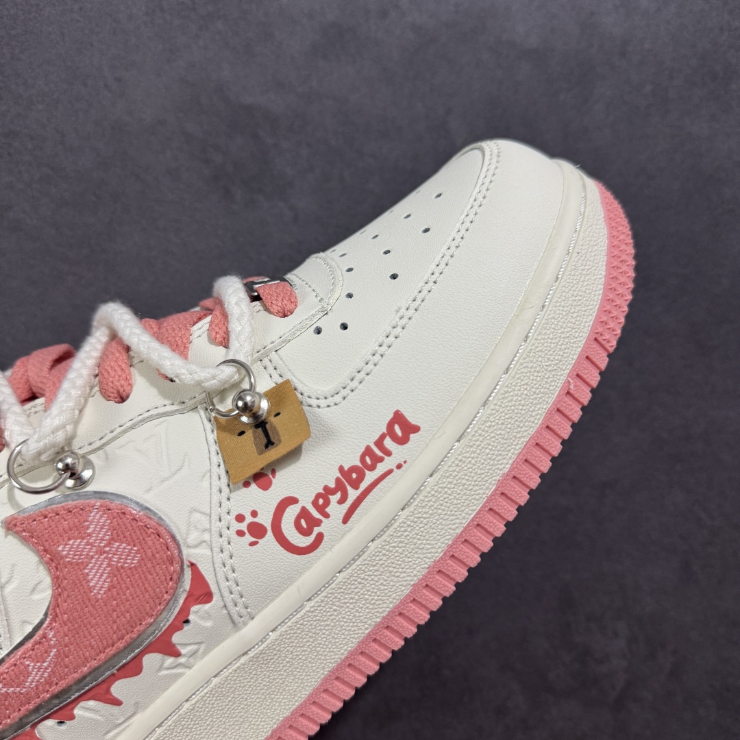  
【定制版】Nike Air Force 1 Low X Capybara Pour milk 卡皮巴