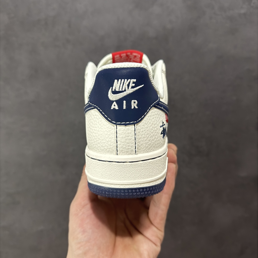  
【定制版】海外限量发售！公司级NIke Air Force 1 '07 Low “斯图西联名——双拼