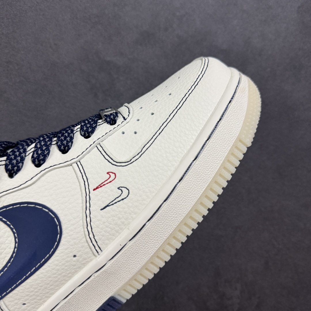  
【定制版】海外限量发售！公司级NIke Air Force 1 '07 Low “斯图西联名——双拼