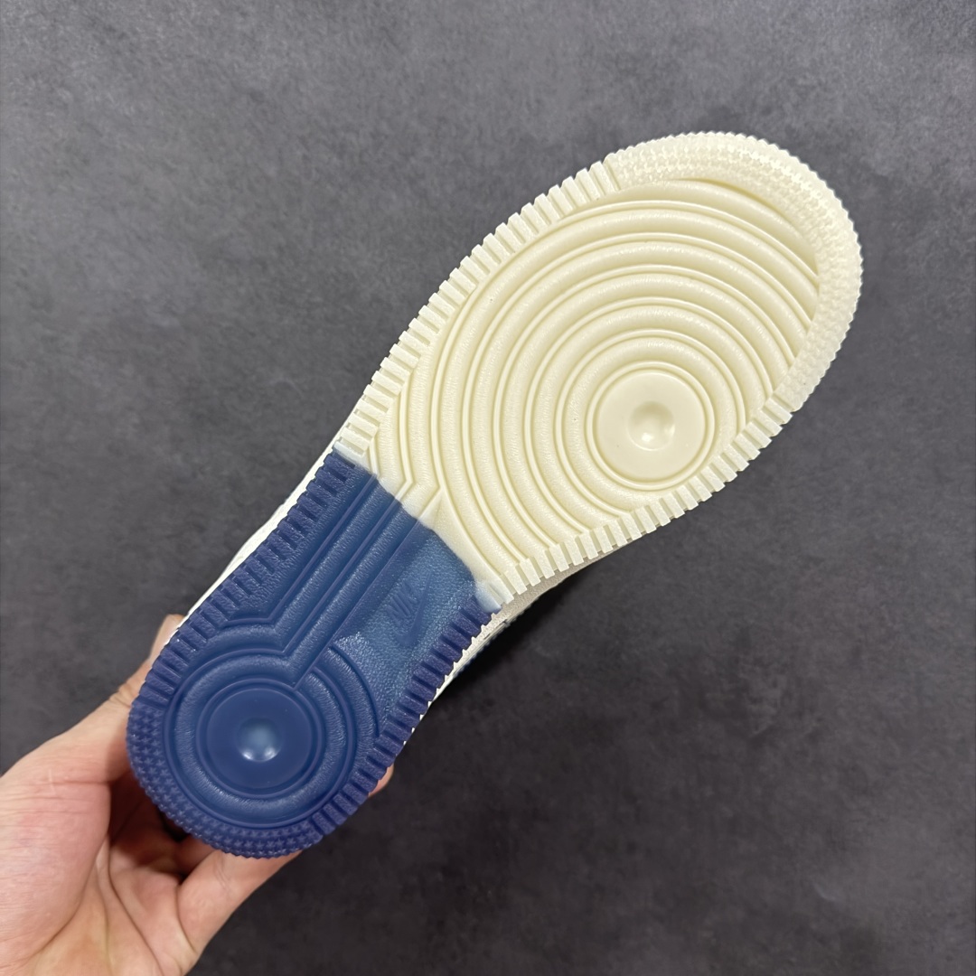  
【定制版】海外限量发售！公司级NIke Air Force 1 '07 Low “斯图西联名——双拼