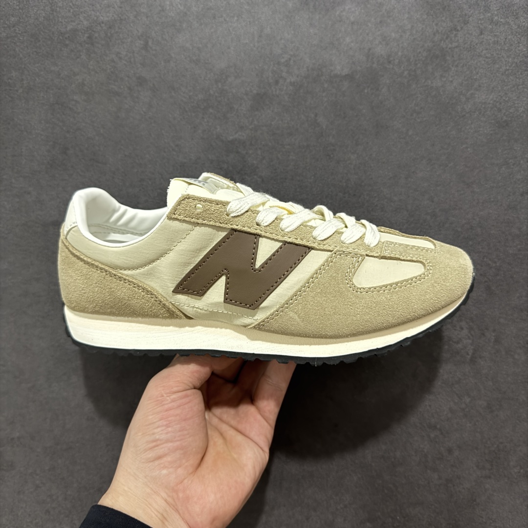 【K版】New Balance NB 471 系列 鞋款特别附赠两双带有品牌标识的限定配色鞋带,在色彩的变换间激发更多造型灵感 New Balance 471鞋款的诞生,不仅承载着New Balance对复古薄底跑鞋的创意诠释,更延续了品牌对经典设计的传承与致敬。 货号: U471AI 尺码:36-45-选品中心