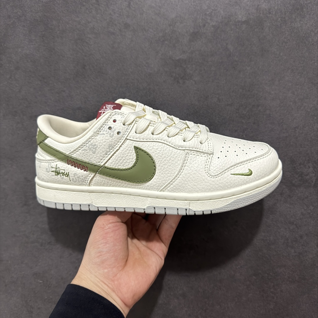  
【定制版】Nike SB Dunk Low x Stussy 白绿小钩
纯原大厂出品 极力推荐
原装