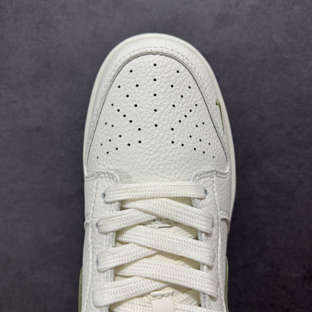  
【定制版】Nike SB Dunk Low x Stussy 白绿小钩
纯原大厂出品 极力推荐
原装