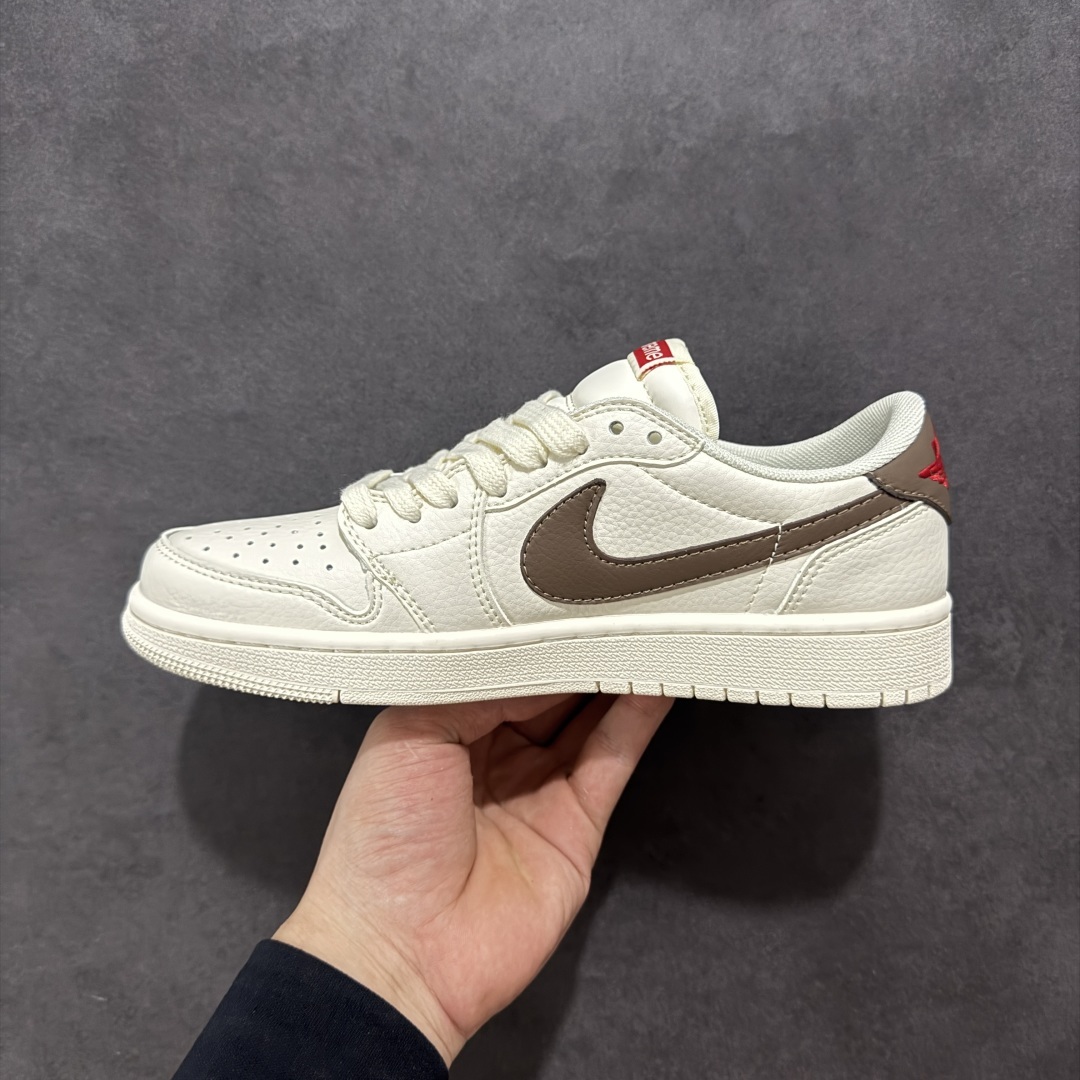 【定制版】Fragment x Travis Scott x Supreme
Air Jordan