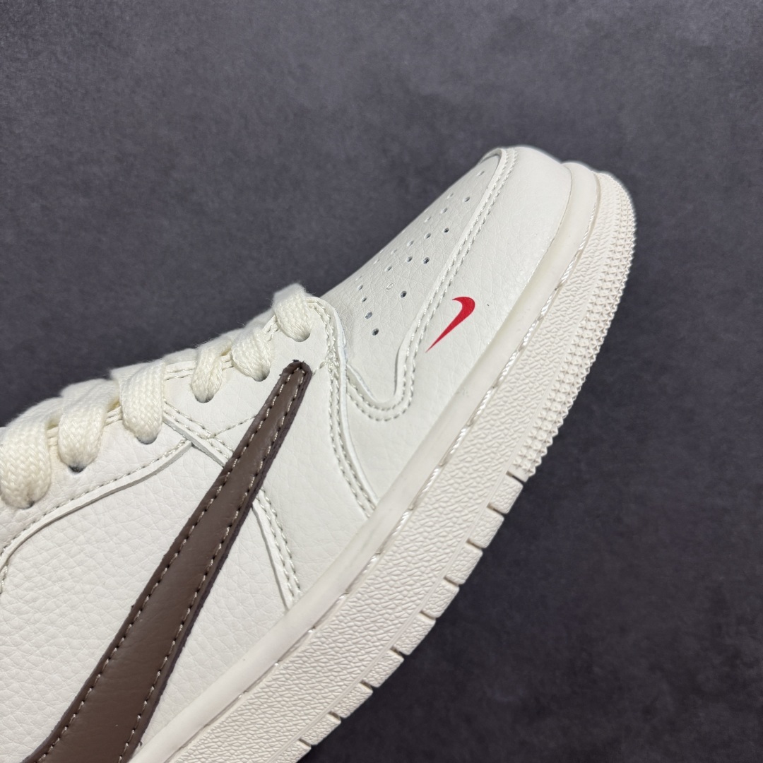 【定制版】Fragment x Travis Scott x Supreme
Air Jordan