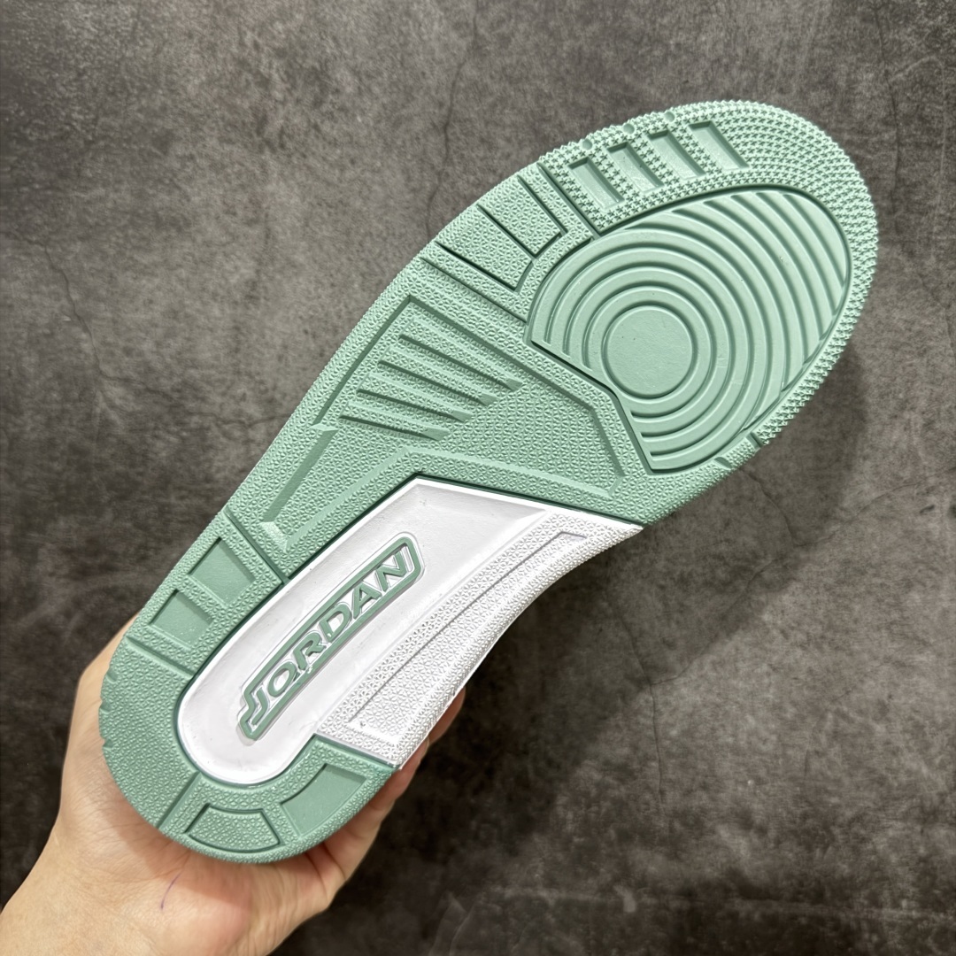 【纯原N版】Air Jordan Legacy AJ312 Low
低帮复古篮球鞋 白黑绿 CD7