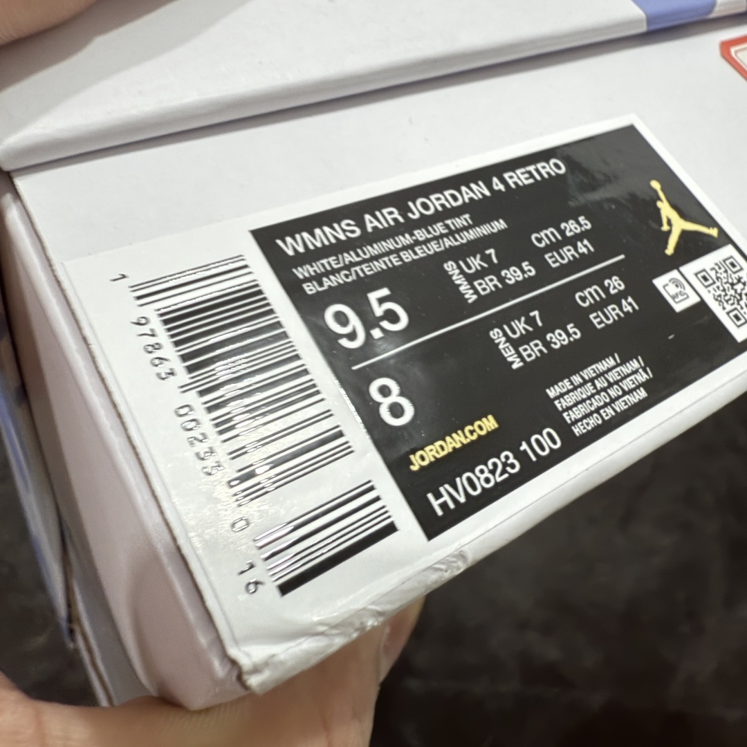 【外贸版】 Air Jordan AJ4 母亲节 白冰蓝 HV0823-100
全套原纸板楦头开发