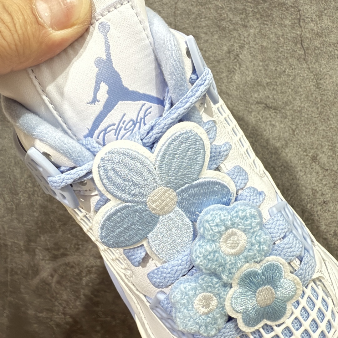 【外贸版】 Air Jordan AJ4 母亲节 白冰蓝 HV0823-100
全套原纸板楦头开发