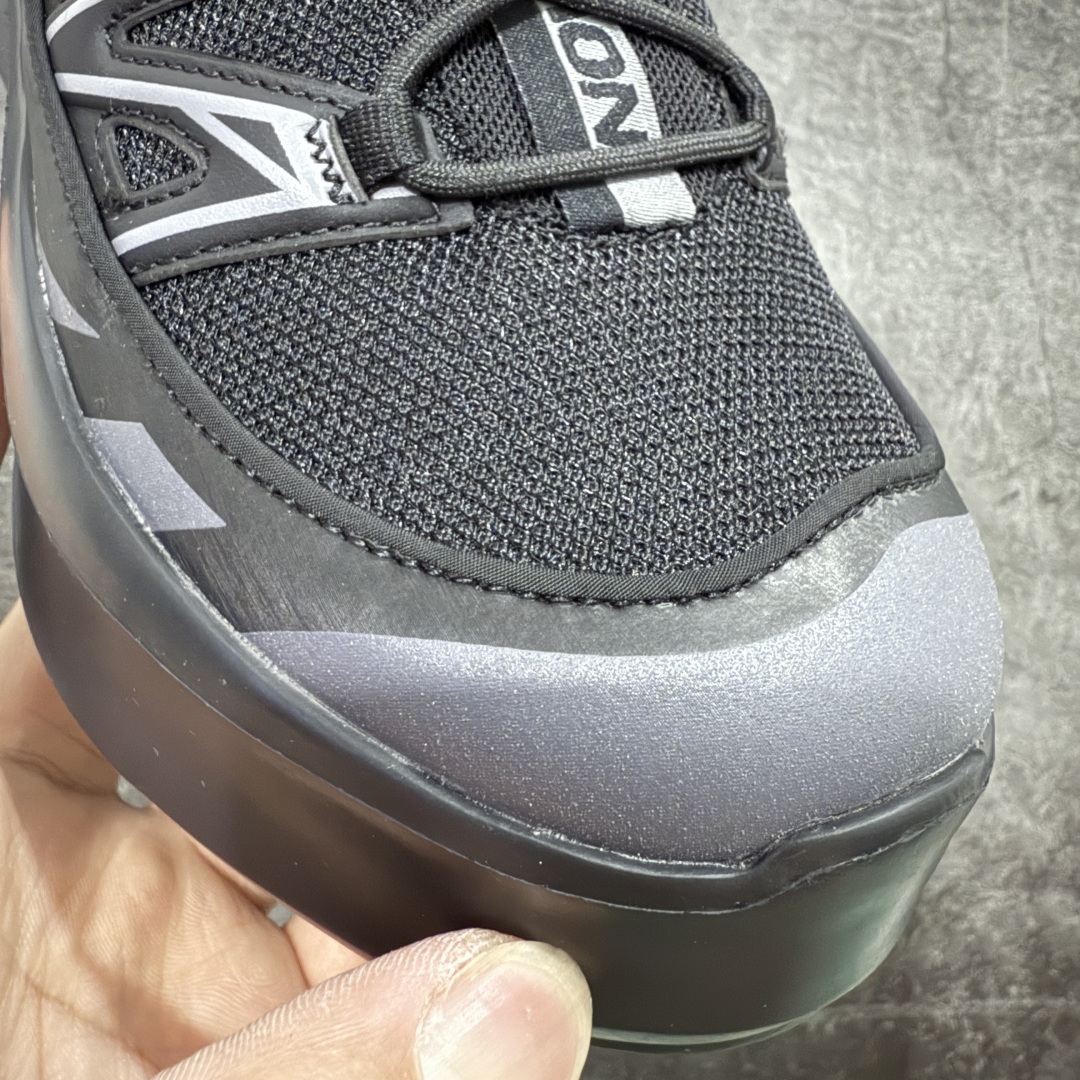 图片[5]-【纯原礼盒版】CDG x Salomon 萨洛蒙 联名款XT-6 系列 厚底 休闲 运动鞋 原版购入开发 做货 独立私模 原材料打造 一比一原版细节 延续品牌设计基因，融合简约的设计和实用的技术性 联名鞋款依旧是黑白简约配色，鞋身上的品牌字样也体现出极简主义的设计风格 搭配Contagrip 橡胶厚底鞋底设计，重新演绎的鞋面部分则以Pulsar Advanced袜套式轮廓替换了之前抽绳鞋带 并饰有网眼、抗撕裂材质鞋面、防水胶条以及尼龙拉环等细节 面料： 原版定制进口科技面料 内里： 原版进口透气网里 大底： 原版开模超轻发泡材质 底厚： 6.5CM 尺码：35-40-选品中心