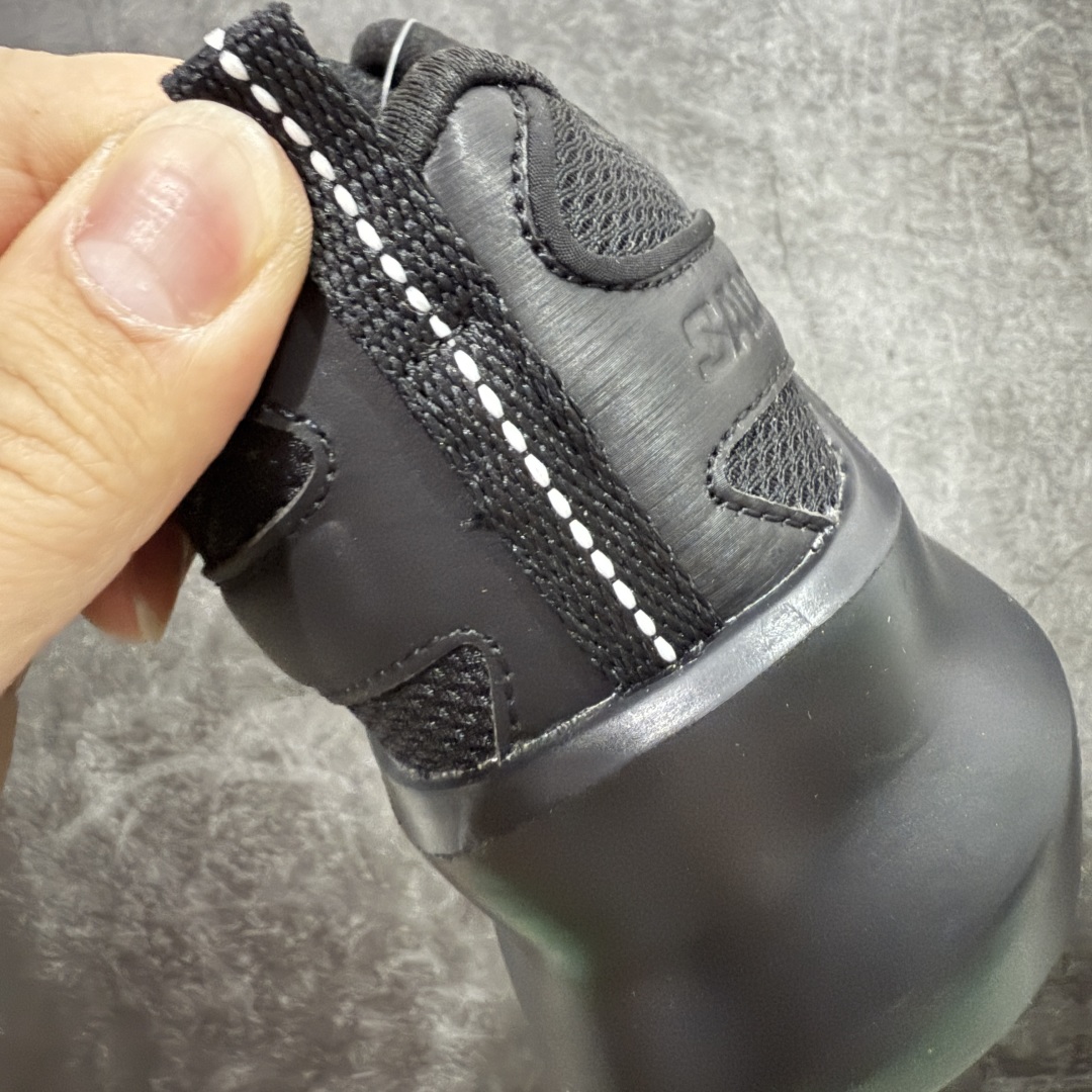 图片[2]-【纯原礼盒版】CDG x Salomon 萨洛蒙 联名款XT-6 系列 厚底 休闲 运动鞋 原版购入开发 做货 独立私模 原材料打造 一比一原版细节 延续品牌设计基因，融合简约的设计和实用的技术性 联名鞋款依旧是黑白简约配色，鞋身上的品牌字样也体现出极简主义的设计风格 搭配Contagrip 橡胶厚底鞋底设计，重新演绎的鞋面部分则以Pulsar Advanced袜套式轮廓替换了之前抽绳鞋带 并饰有网眼、抗撕裂材质鞋面、防水胶条以及尼龙拉环等细节 面料： 原版定制进口科技面料 内里： 原版进口透气网里 大底： 原版开模超轻发泡材质 底厚： 6.5CM 尺码：35-40-选品中心