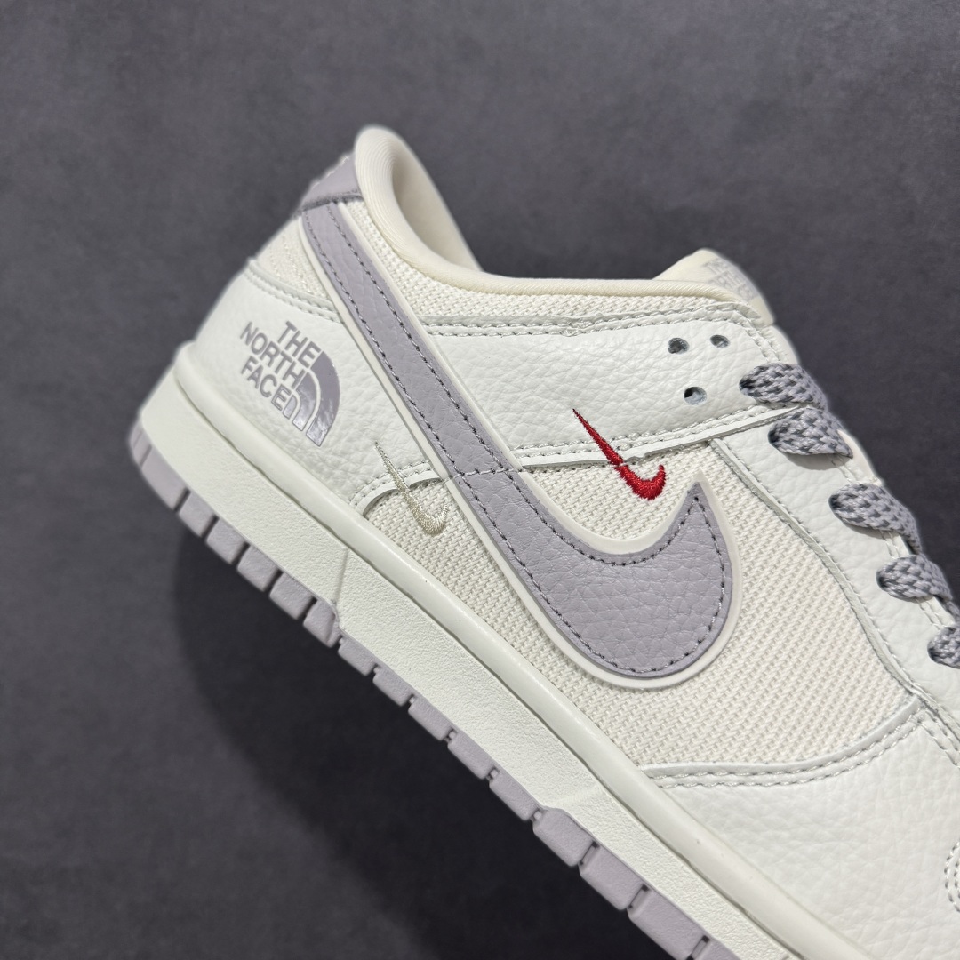  
【定制版】Nike SB Dunk Low 北面联名 织布 周年高端定制 低帮休闲板鞋
#定制鞋盒 