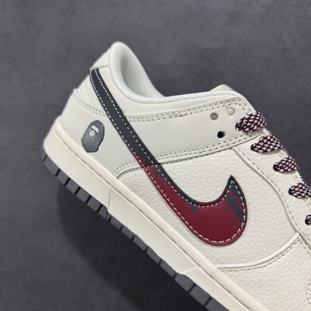  
【定制版】Nike SB Dunk Low Bape联名 涂鸦红勾 周年高端定制 低帮休闲板鞋 JJ