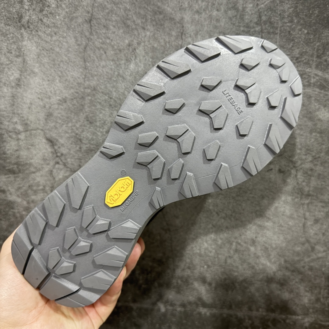 【纯原版】始祖鸟ArcTeryx Kopec GTX M 覆盖透气男越野跑鞋
正确后跟刺绣 完
