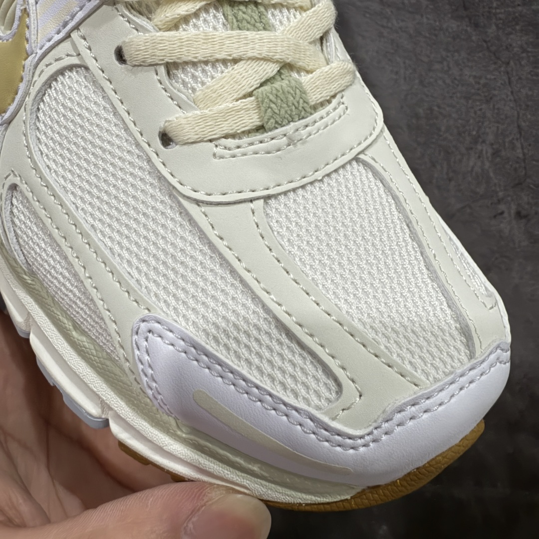  
【Mok纯原】NK Zoom Vomero 5 
佛莫罗5代系列经典复古运动慢跑鞋 FV3638-1
