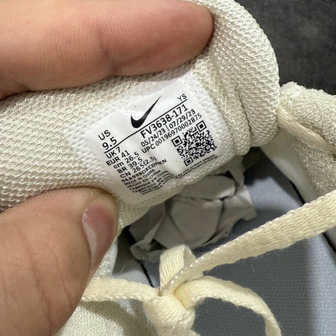  
【Mok纯原】NK Zoom Vomero 5 
佛莫罗5代系列经典复古运动慢跑鞋 FV3638-1
