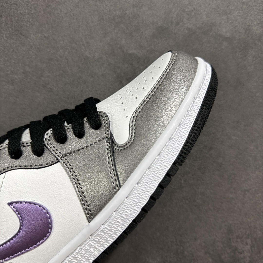 图片[5]-【K版】Air Jordan AJ1 Low 低帮白银紫勾 HJ5910-105 全新流水线出品 DT版本唯一平替选择 市场第二梯队最强版 全部原鞋开发 原楦原纸板开发 全鞋电脑针车 原厂内置全掌气垫 原盒内在原标 唯一Zp原版鞋带绑法 免检产品 全新2022版型 全头层皮料 完美零毛边处理 原厂配置全掌气垫 价格定位良心 几十个配色陆续出货 尺码：36 36.5 37.5 38 38.5 39 40 40.5 41 42 42.5 43 44 44.5 45 46 47.5-选品中心