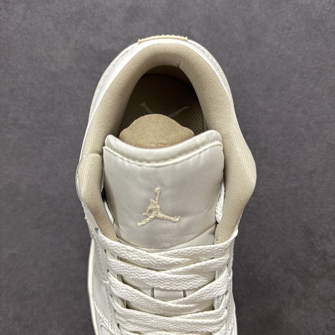 图片[7]-【K版】Air Jordan AJ1 Low 低帮白黄 DC0774-112 全新流水线出品 DT版本唯一平替选择 市场第二梯队最强版 全部原鞋开发 原楦原纸板开发 全鞋电脑针车 原厂内置全掌气垫 原盒内在原标 唯一Zp原版鞋带绑法 免检产品 全新2022版型 全头层皮料 完美零毛边处理 原厂配置全掌气垫 价格定位良心 几十个配色陆续出货 尺码：36 36.5 37.5 38 38.5 39 40 40.5 41 42 42.5 43 44 44.5 45 46 47.5-选品中心