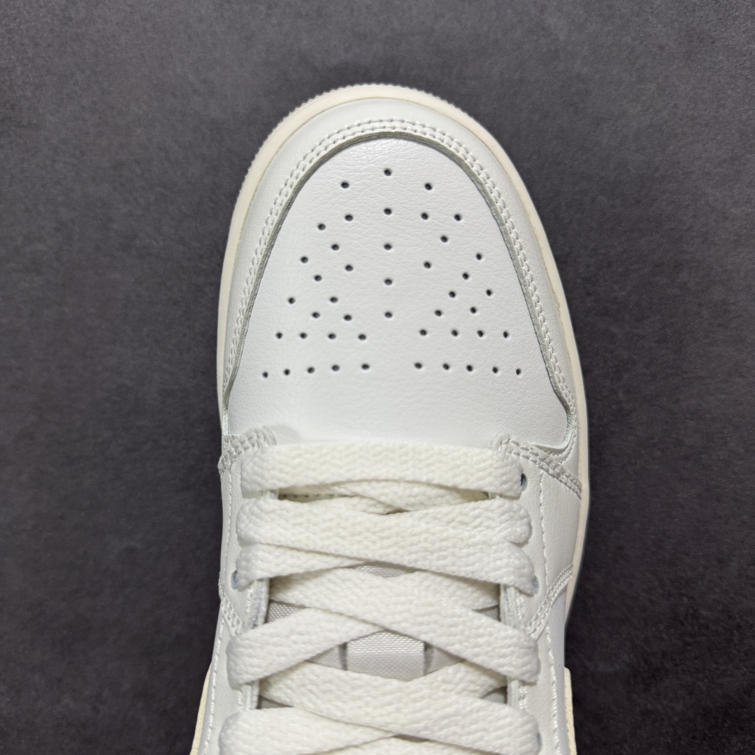 图片[8]-【K版】Air Jordan AJ1 Low 低帮白黄 DC0774-112 全新流水线出品 DT版本唯一平替选择 市场第二梯队最强版 全部原鞋开发 原楦原纸板开发 全鞋电脑针车 原厂内置全掌气垫 原盒内在原标 唯一Zp原版鞋带绑法 免检产品 全新2022版型 全头层皮料 完美零毛边处理 原厂配置全掌气垫 价格定位良心 几十个配色陆续出货 尺码：36 36.5 37.5 38 38.5 39 40 40.5 41 42 42.5 43 44 44.5 45 46 47.5-选品中心