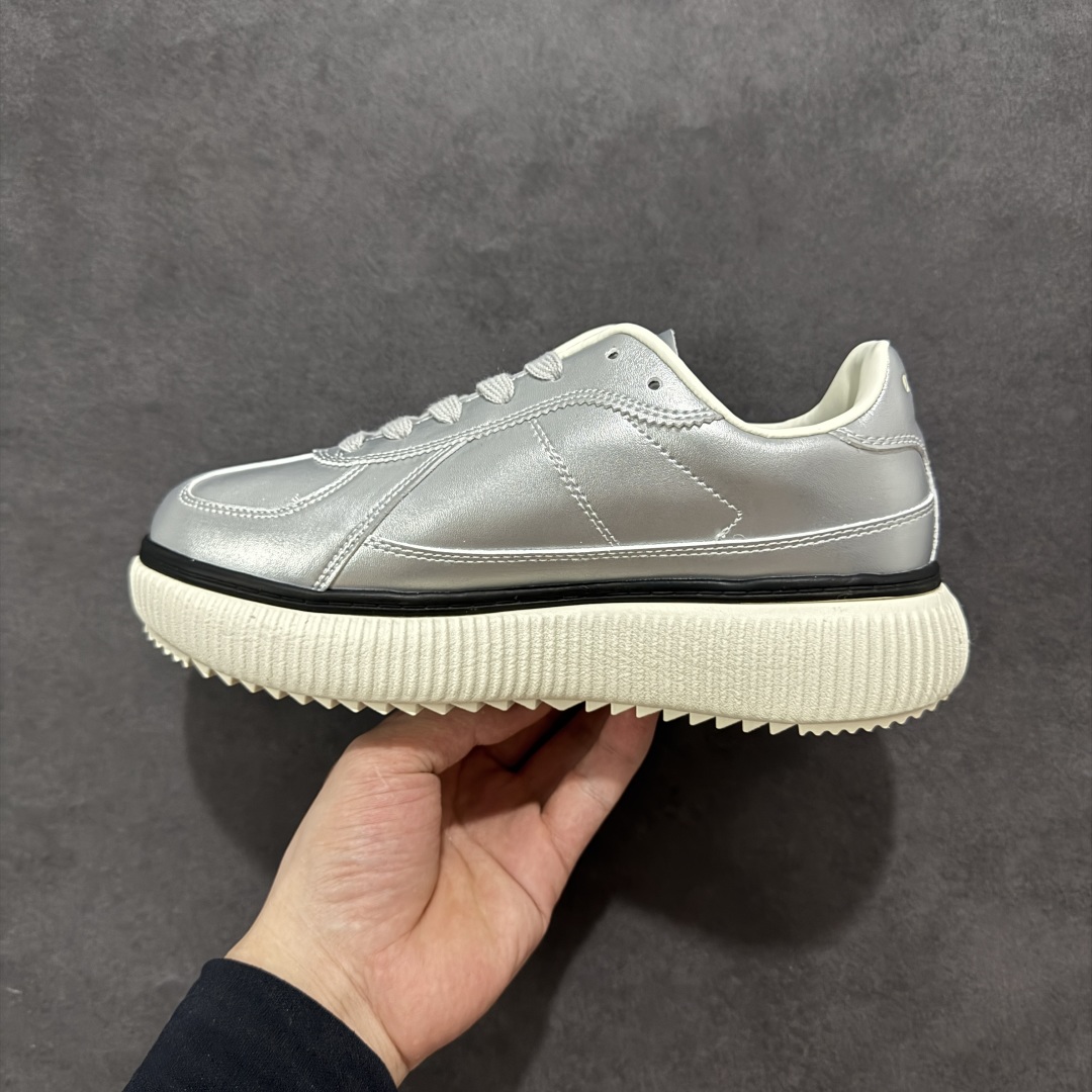 图片[2]-【公司级】ASICS Onitsuka Tiger/鬼塚虎 鬼冢虎 DELECITY 鞋帮高度 低帮 功能 平衡,支撑,增高,耐磨 运动系列 时尚休闲松糕跟 厚底增高小白鞋 Onitsuka Tiger的DELECITY系列是一款男女通用的运动鞋，具有轻量、舒适、缓冲和透气的特点。该系列鞋款通常采用轻质材料，提供良好的支撑和减震效果，适合日常运动和休闲穿着。 尺码： 36-45 编码： FS230250-选品中心