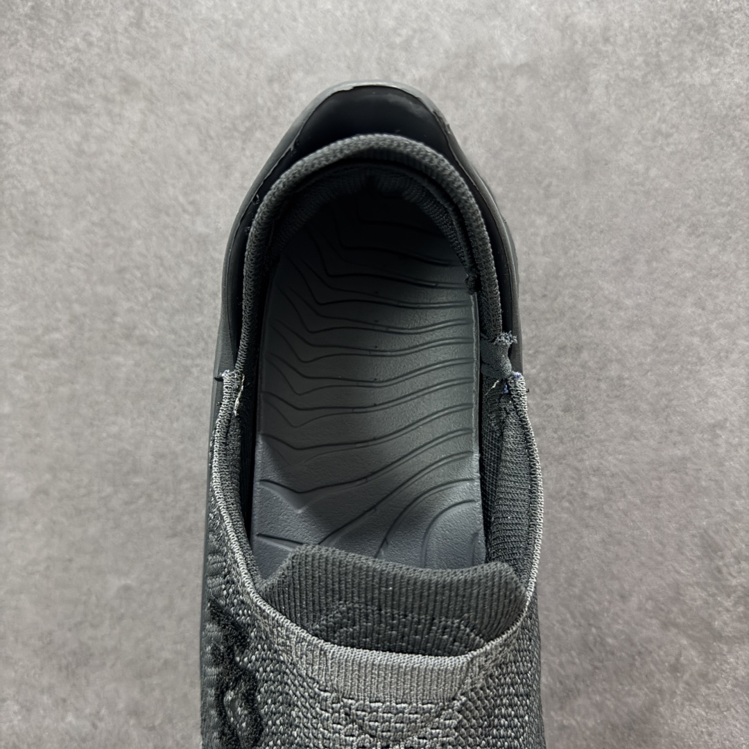 图片[7]-【GX越南版】HOKA ONE ONE Restore TC 一脚蹬徒步舒适缓震运动鞋 继承了 HOKA ONE ONE®标志性的缓冲中底，兼具轻盈脚感和出众缓震。NEWOK本期为大家准备了两款各具特色HOKA ONE ONE Restore TC 鞋款，希望能为你的夏日穿搭提供更多灵感。鞋款鞋面采用弹性布料，鞋面透气舒适，日常穿搭舒适不磨脚。鞋款以弹性松紧织带取代传统鞋带设计，省事又省心，“一脚蹬”简直是最具懒人属性的球鞋，低调朴素又不失质感。重量不到百克，依旧是外形“笨拙”实则是轻巧、舒适与安全兼备的品牌固有打法。搭配上，无论是夏日短裤造型，还是搭配你的长袜，Restore TC 能够满足你的多种穿搭。舒适程度堪比众多大牌“老头乐”，鞋底的厚厚的泡沫鞋垫让你深陷其中！ 尺码：36 36.5 37.5 38 38.5 39 40 40.5 41 42 42.5 43 44 44.5 45-选品中心