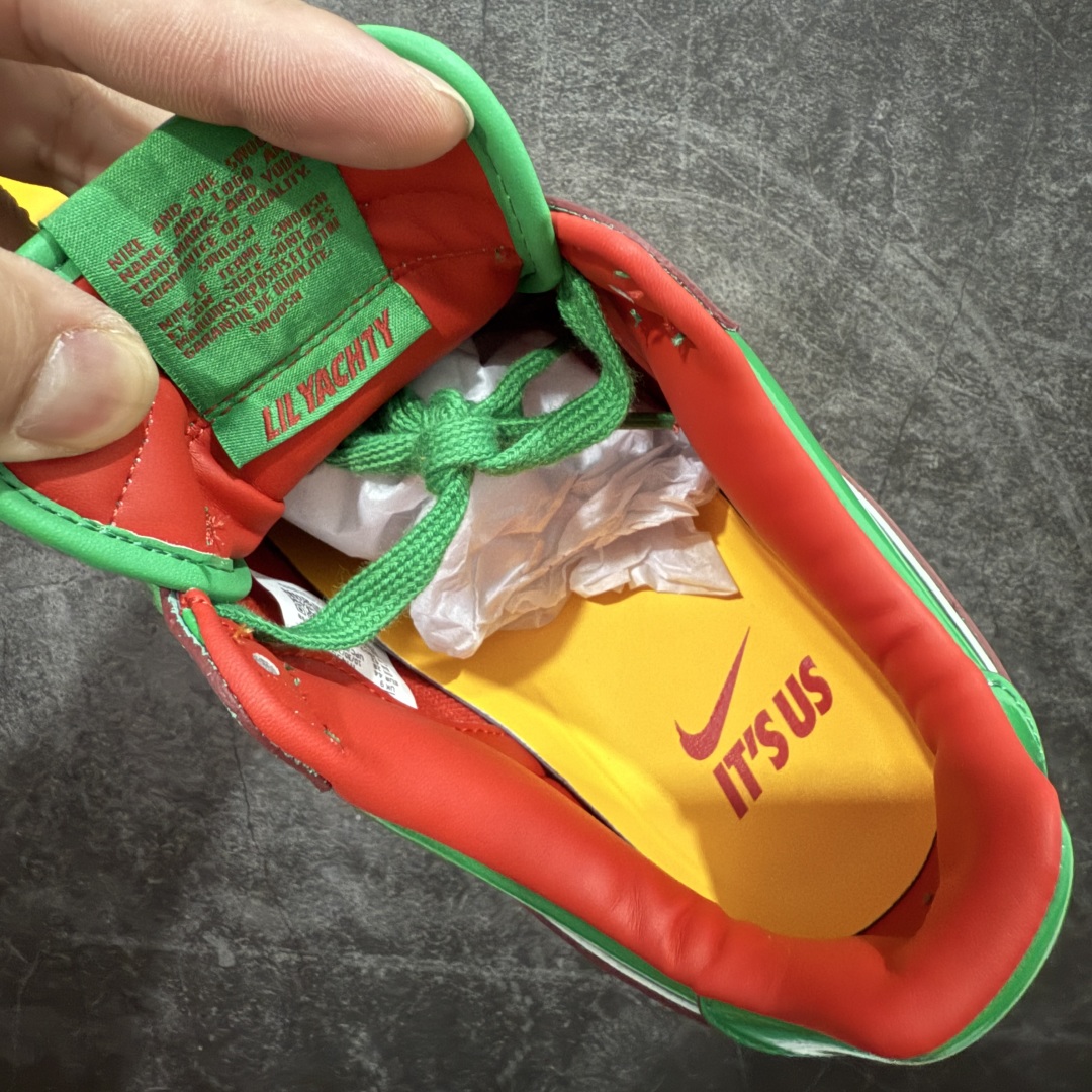 图片[7]-【Top纯原】Lil Yachty x NK Air Force 1 Low 空军一号联名绿金红 IH4383-300 鞋身通体采用漆皮材质打造，配色方面也一改初代的简约设计，采用黄/绿/红三色呈现，辨识度极高！通体撞色的设计搭配红色Swoosh点缀，吸睛程度不用多说！鞋舌标签以IT`S US字样呈现，尾部的同样带有Lil Yachty标志性的刺绣Logo，彰显联名身份。 尺码：36 36.5 37.5 38 38.5 39 40 40.5 41 42 42.5 43 44 44.5 45 46 47.5-选品中心