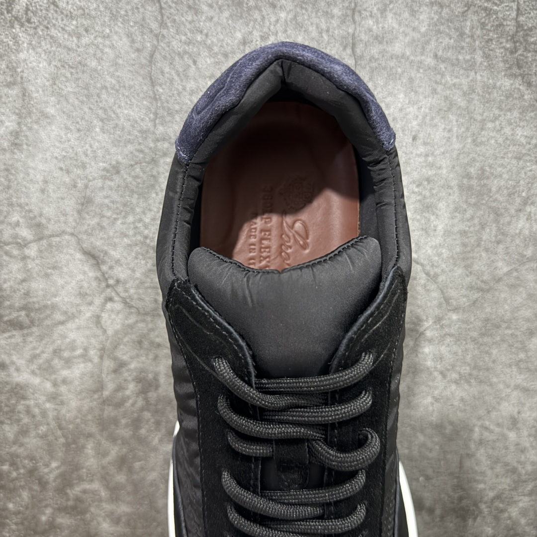 图片[8]-【外贸版本】Loro Piana 男士皮革休闲鞋低调奢华，步履从容！现火爆小红书 FB各大社媒！ Loro Piana 顶级皮革以自然纹理诠释质感，柔软耐磨，随穿着时间愈发温润。 经典设计，细节见匠心，圆头系带厚底复古与现代交融，舒适支撑，拉长腿部线条。 轻松搭配西装、休闲裤，无缝切换商务与生活场景。 **缓震厚底设计**，减轻足部压力；内衬透气材质，全天候保持干爽。 **黑色经典，永恒格调** 深邃黑色适配一切场合，从日常通勤到周末漫游，低调中彰显全套包装 带有原版原珠（可补充品牌标志性工艺或环保理念，如“采用Loro Piana专利鞣制技术，环保无铬鞣革”） 尺码：39 40 41 42 43 44 45 46-选品中心