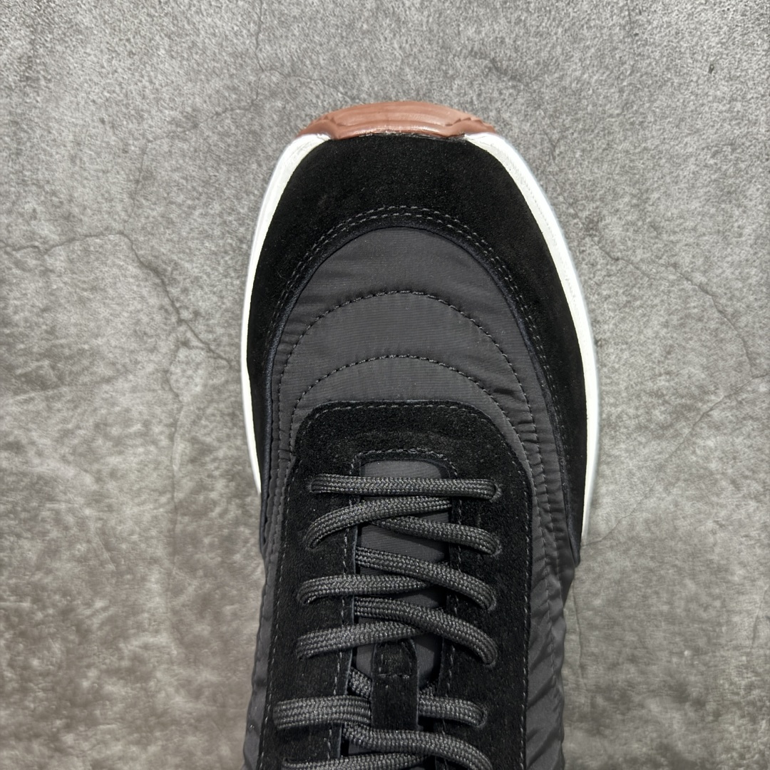 图片[5]-【外贸版本】Loro Piana 男士皮革休闲鞋低调奢华，步履从容！现火爆小红书 FB各大社媒！ Loro Piana 顶级皮革以自然纹理诠释质感，柔软耐磨，随穿着时间愈发温润。 经典设计，细节见匠心，圆头系带厚底复古与现代交融，舒适支撑，拉长腿部线条。 轻松搭配西装、休闲裤，无缝切换商务与生活场景。 **缓震厚底设计**，减轻足部压力；内衬透气材质，全天候保持干爽。 **黑色经典，永恒格调** 深邃黑色适配一切场合，从日常通勤到周末漫游，低调中彰显全套包装 带有原版原珠（可补充品牌标志性工艺或环保理念，如“采用Loro Piana专利鞣制技术，环保无铬鞣革”） 尺码：39 40 41 42 43 44 45 46-选品中心