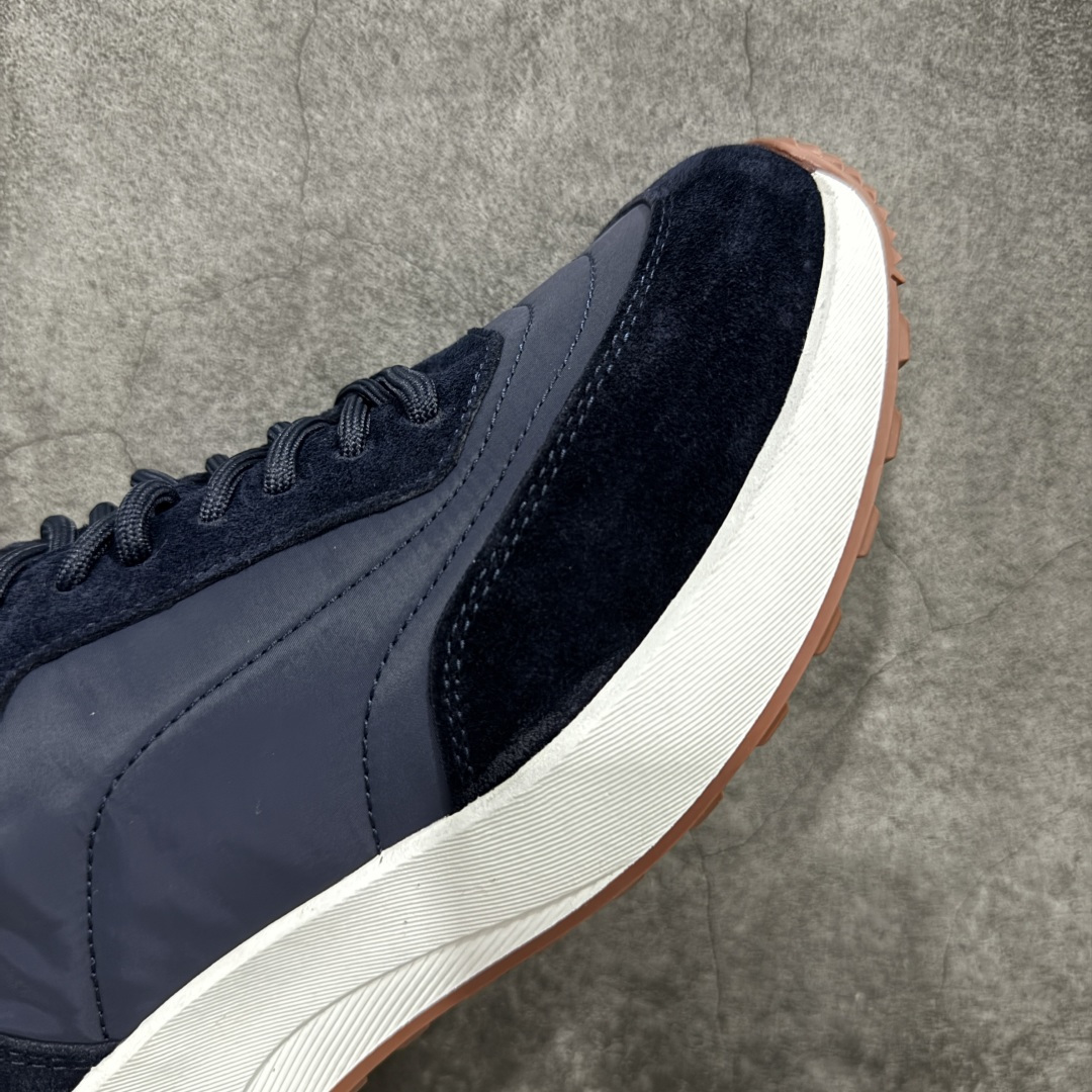 图片[6]-【外贸版本】Loro Piana 男士皮革休闲鞋低调奢华，步履从容！现火爆小红书 FB各大社媒！ Loro Piana 顶级皮革以自然纹理诠释质感，柔软耐磨，随穿着时间愈发温润。 经典设计，细节见匠心，圆头系带厚底复古与现代交融，舒适支撑，拉长腿部线条。 轻松搭配西装、休闲裤，无缝切换商务与生活场景。 **缓震厚底设计**，减轻足部压力；内衬透气材质，全天候保持干爽。 **黑色经典，永恒格调** 深邃黑色适配一切场合，从日常通勤到周末漫游，低调中彰显全套包装 带有原版原珠（可补充品牌标志性工艺或环保理念，如“采用Loro Piana专利鞣制技术，环保无铬鞣革”） 尺码：39 40 41 42 43 44 45 46-选品中心