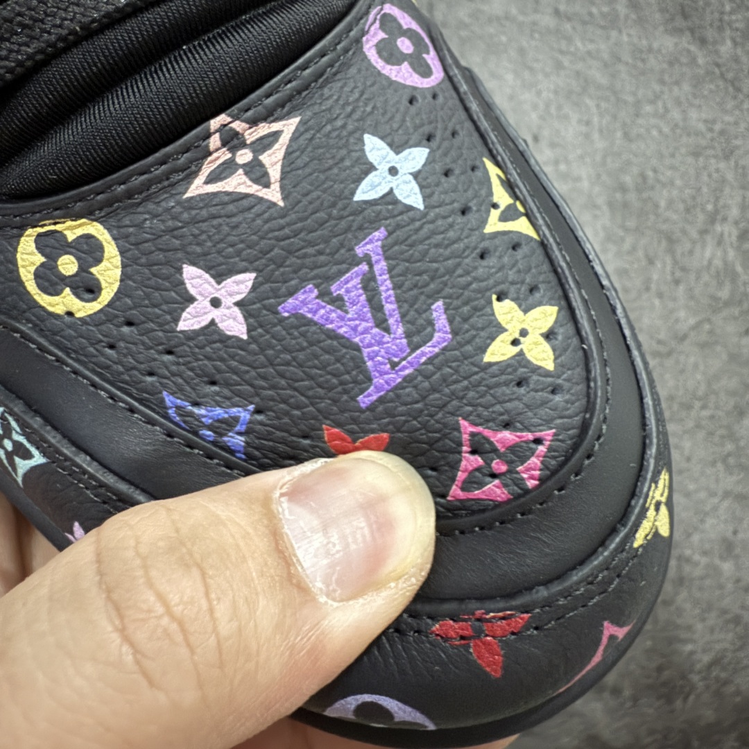 图片[5]-【HM无胶顶级版礼盒】 现货当天可取 LV Trainer系列高奢运动鞋 Louis Vuitton LV Trainer系列 &村上隆/Takashi Murakami 黑三彩黑色 新款芯片顶级 潮人必备单品 同步ZP官网空胶工艺 鞋舌、挂饰均镶嵌NFC芯片感应装置 正确胶片断点式设计 中底正确还原原版油印字母比例 1：1原楦格板、楦头、刀磨全新升级！ 独家订制顶级压纹麂皮 原版开模TPU大底 质感原版一致 垫脚聚米微料加透气英伦网布 披靡市场任何版本！细节完美呈现！ 代购指定版本 全新升级最新双盒包装 扫码秒进官网！ 全套包装配件同比原版 尺码： 35-46-选品中心