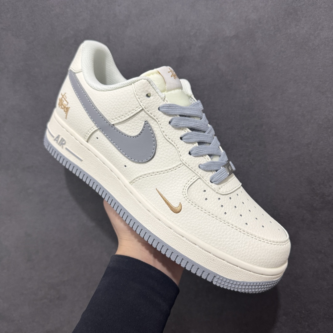 260 NIke Air Force 1 '07 Low “斯图西联名——金绣灰勾”空军一号 低帮 运动鞋 休闲鞋 XX3168-150