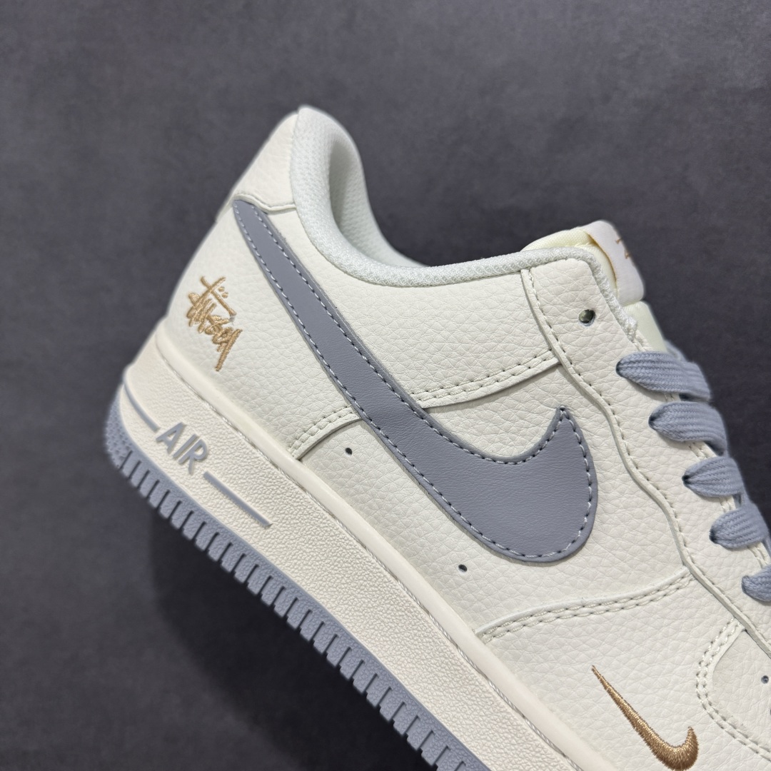 260 NIke Air Force 1 '07 Low “斯图西联名——金绣灰勾”空军一号 低帮 运动鞋 休闲鞋 XX3168-150