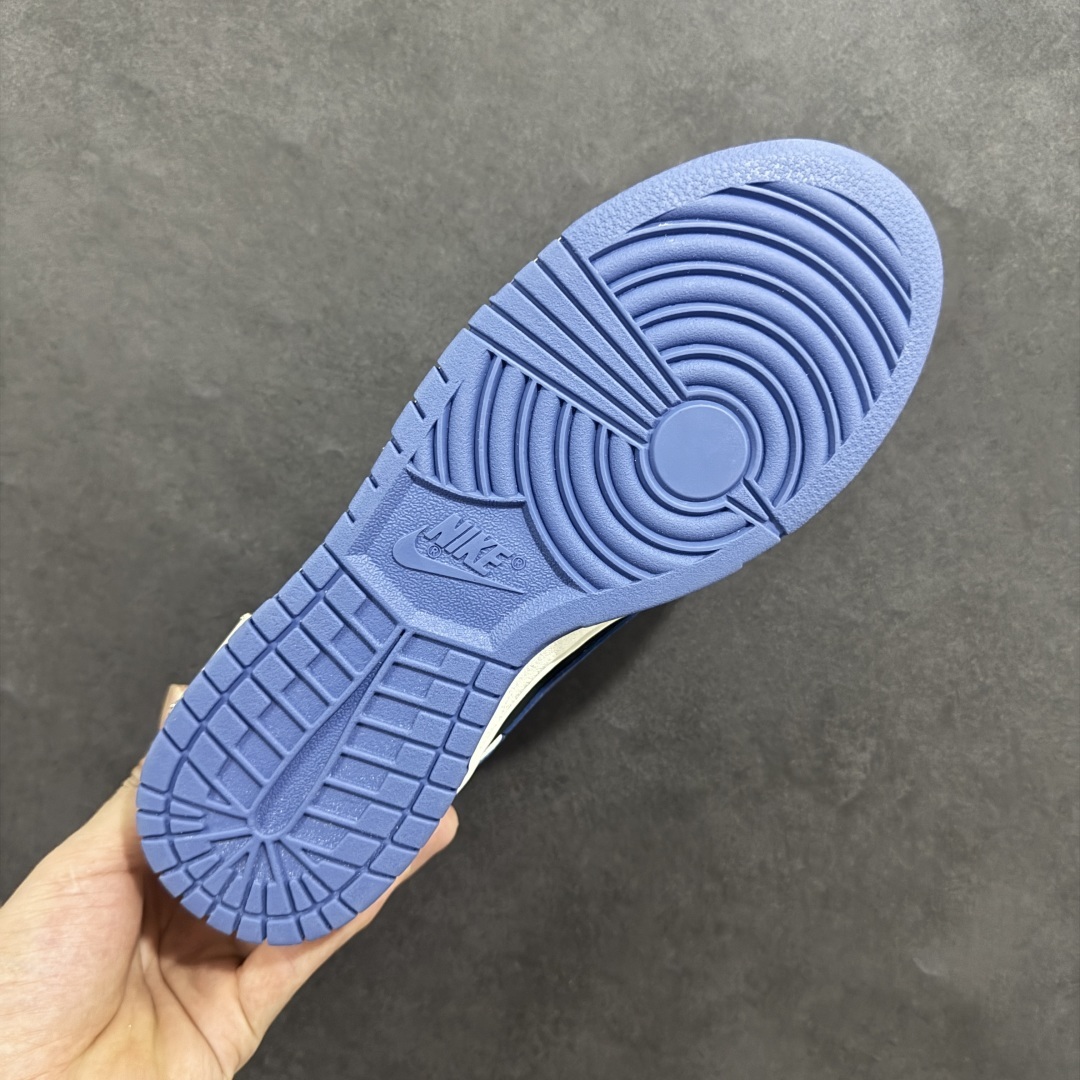 【YC纯原】NK Dunk Low 亿万少年 WB0320-019
此款以纯净白鞋面为主体,象征着