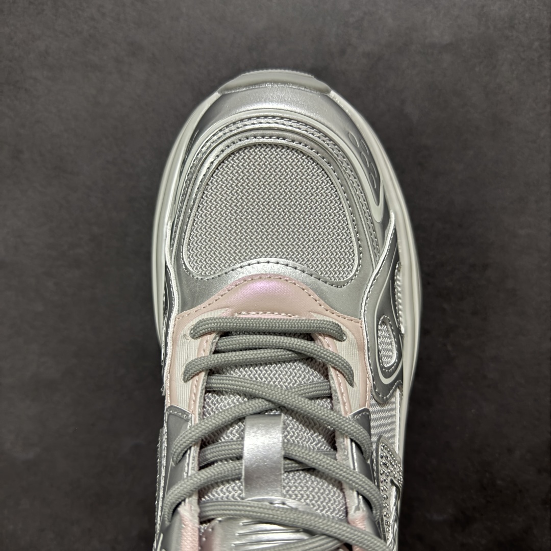 图片[8]-【公司级】GG-CC 2025新款厚底增高休闲运动老爹鞋系列 #广东大厂出品 7CM厚底增高 星河粒子 银白粉色 银角大王 完美细节 25ss春季新款厚底增高 大长腿 时髦look轻松定格 不费力展现率性氛围 高档银盒 酷帅机能风不规则设计大底 拼色造型设计 轻便舒适百搭 GGCC银白配色好温柔 三层组合月牙底 柔软有弹性的月牙底和增加舒适度显腿长的7cm增高 长时间走路和站立都不累脚舒适度和少女感 厚底增高 不管怎么搭都好看~ 尺码： 35 36 37 38 39 40-选品中心